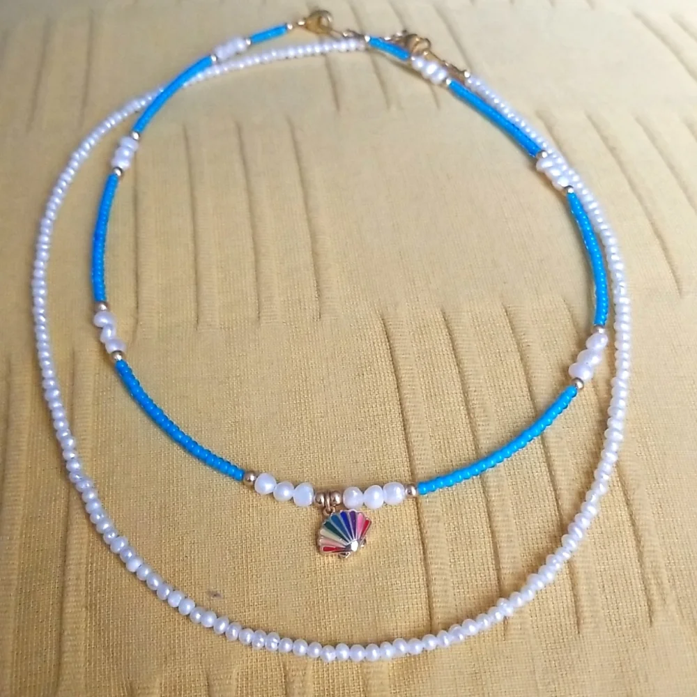 2 Necklaces - Picture 1 of 5
